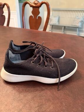 Women’s Allbirds sneakers, black, size 7